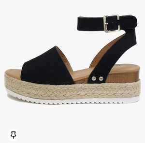 New in Box Soda Black Espadrille Platform Sandal size 7.5